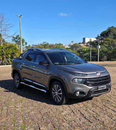 FIAT TORO 2.0 16V TURBO DIESEL VOLCANO 4WD AT9 FIAT TORO 2.0 16V TURBO DIESEL VOLCANO 4WD AT9